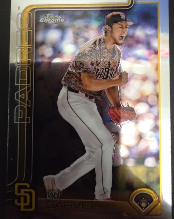 2025 Topps Chrome #186 Yu Darvish — front
