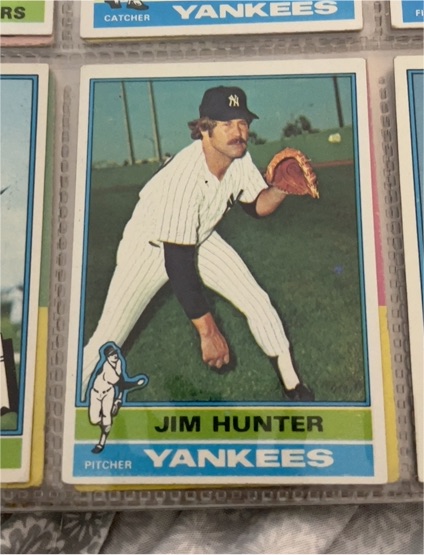 1976 Topps #100 Jim Hunter — front