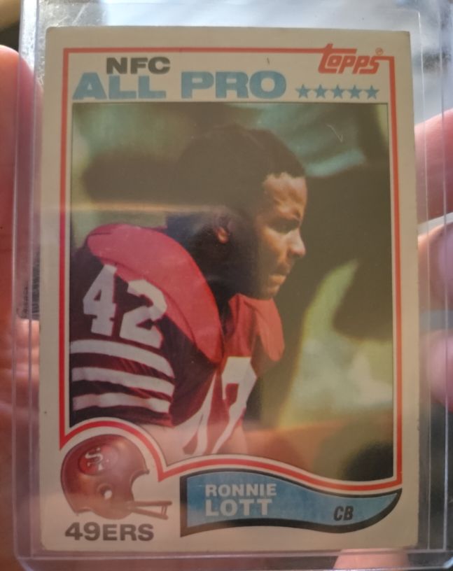 1982 Topps #486 Ronnie Lott — front