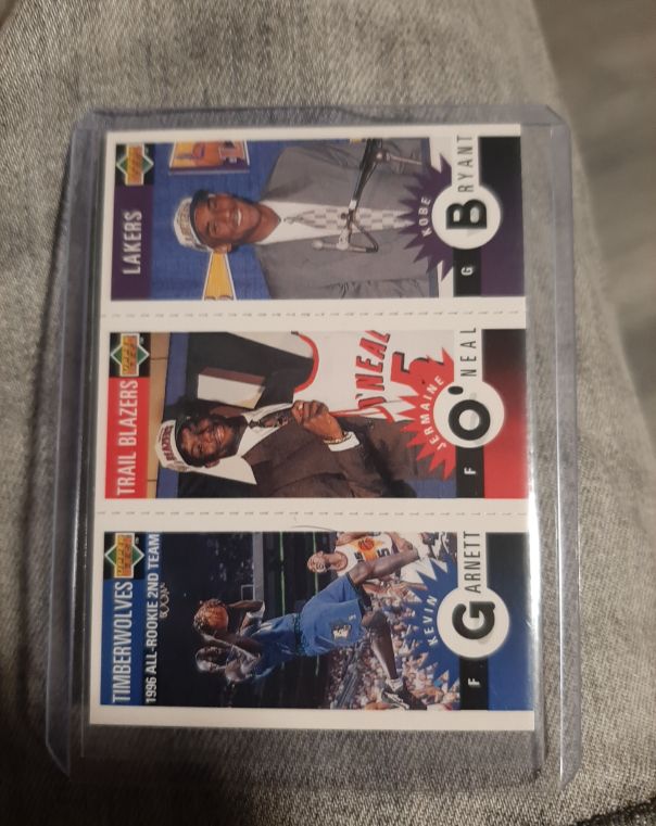 1996-97 Upper Deck Collector's Choice Mini #M129 Kobe Bryant — front