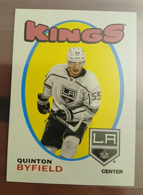 2022-23 Topps NHL Sticker Collection #611 Quinton Byfield — front