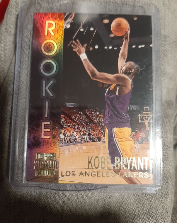1996-97 Topps Stadium Club Rookies #R9 Kobe Bryant — front