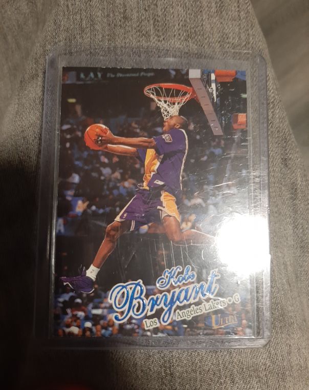 1997-98 Fleer Ultra #1 Kobe Bryant — front