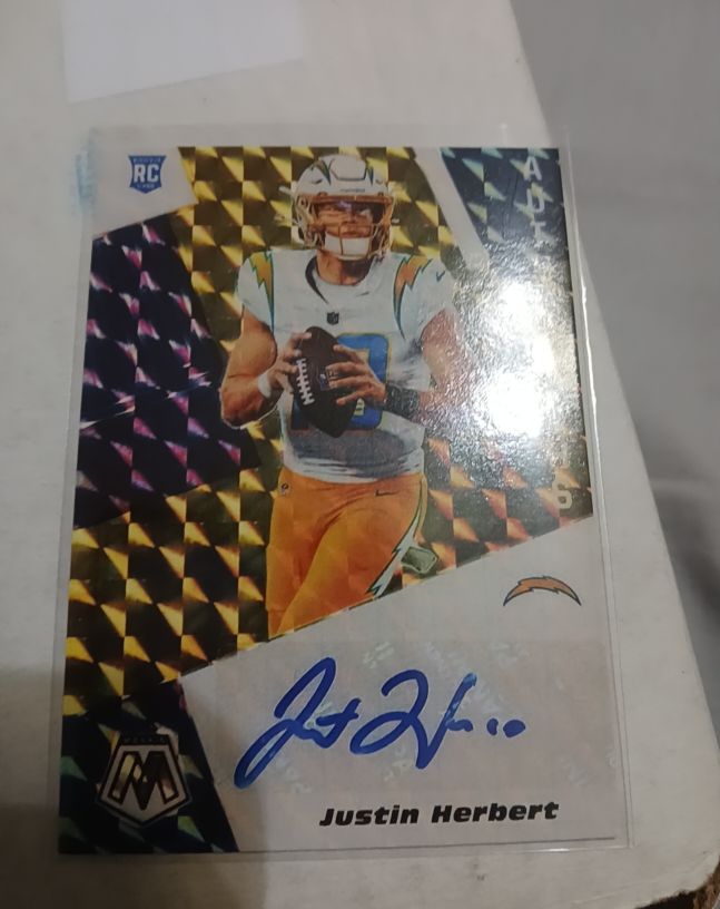 2020 Panini Mosaic #RA4 Justin Herbert — front