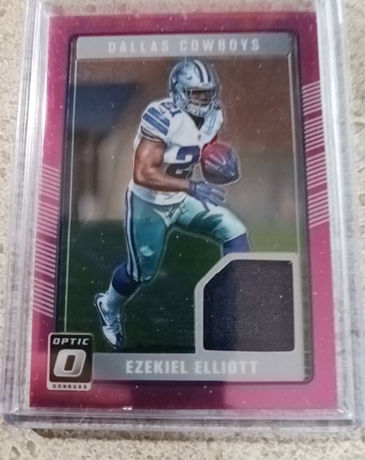 2016 Donruss Optic Rookie Threads Pink #39 Ezekiel Elliott — front