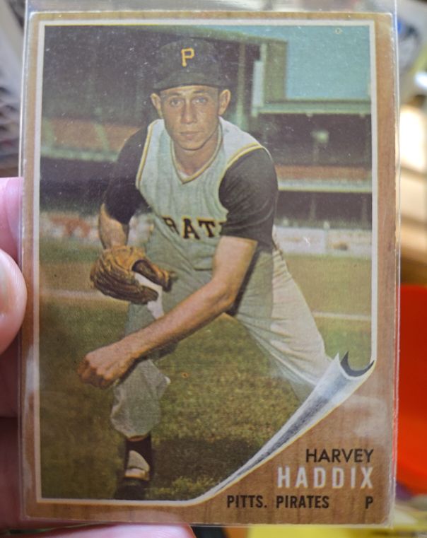 1962 Topps #67 Harvey Haddix — front