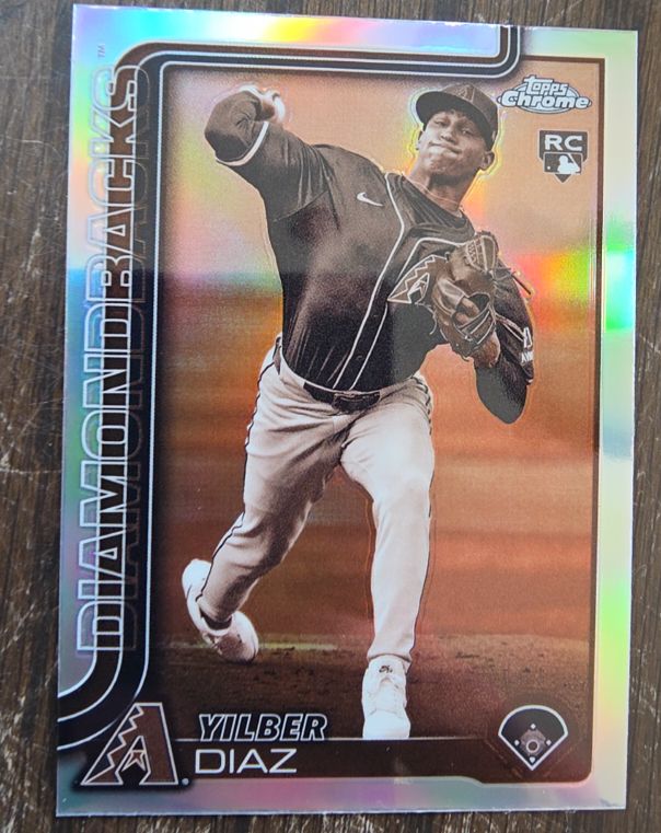 2025 Topps Chrome #8 Yilber Diaz — front