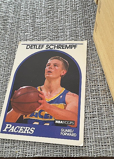 1989-90 Hoops #282 Detlef Schrempf — front