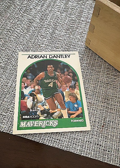 1989-90 NBA Hoops #125 Adrian Dantley — front