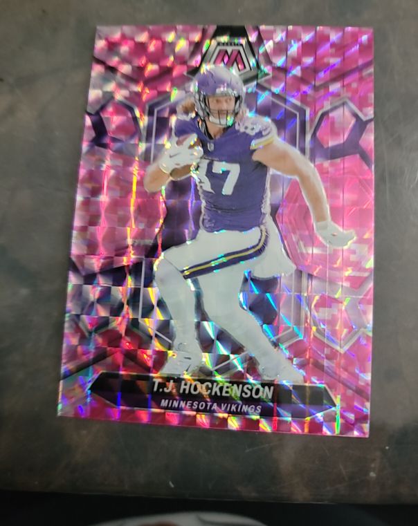 2024 Panini Mosaic #36 T.J. Hockenson Purple Mosaic Prizm — front