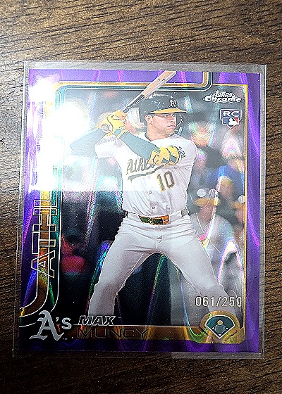 2025 Topps Chrome #221 Max Muncy — front
