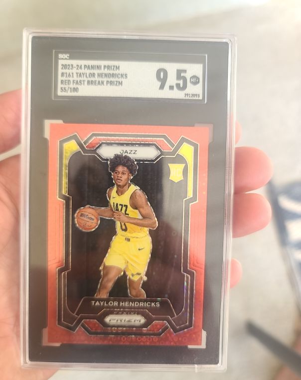 2023-24 Panini Prizm #161 Taylor Hendricks Red Fast Break Prizm — front