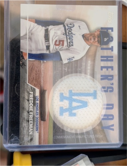 2023 Topps Series 2 #FD-FF Freddie Freeman Father's Day Commemorative Team Patch — front