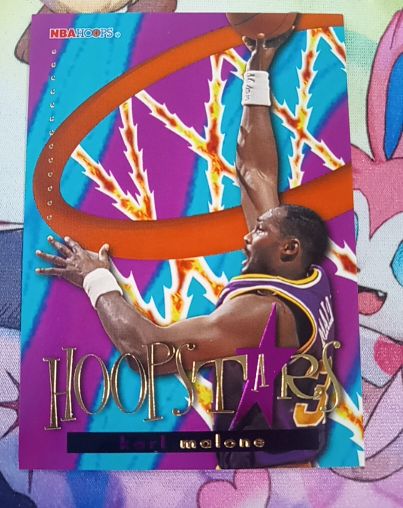 1995-96 Hoops #HS10 Karl Malone Hoopstars — front