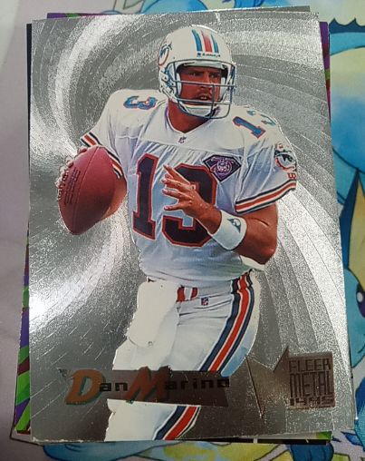 1995 Fleer Metal Silver Flasher #24 Dan Marino — front