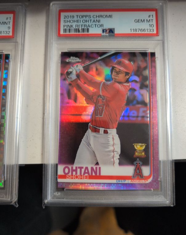 2019 Topps Chrome #1 Shohei Ohtani Pink Refractor Rookie Cup — front