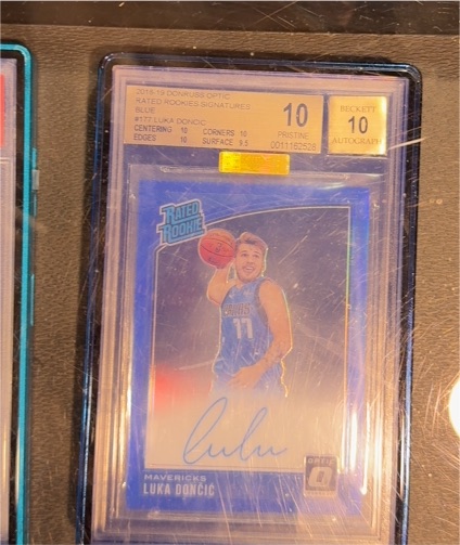 2018-19 Donruss Optic #177 Luka Doncic Rated Rookie Signatures Blue — front