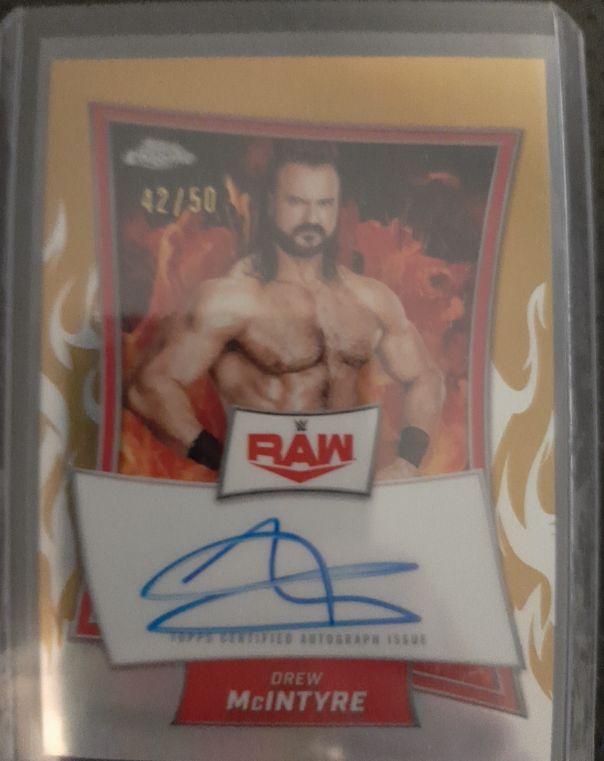 2025 Topps Chrome WWE Drew McIntyre Red Brand Autograph Blue Refractor #42/150 — front