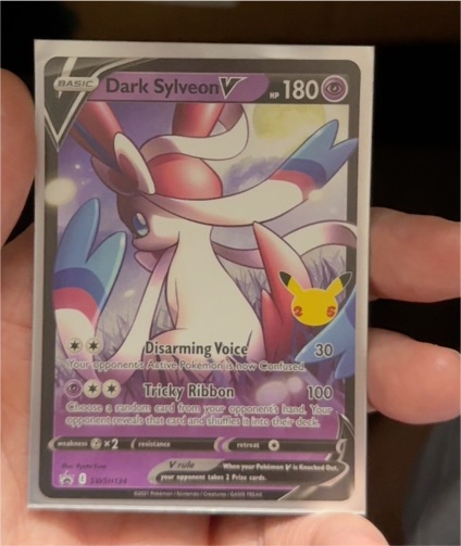 2021 Pokemon SWSH134 Dark Sylveon V — front
