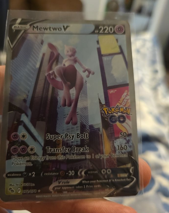 2022 Pokémon GO #072 Mewtwo V Alternate Art — front