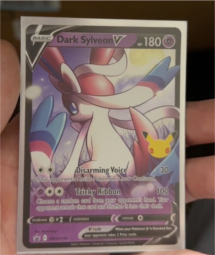 2021 Pokemon Dark Sylveon V #SWSH134 — front