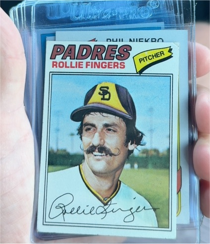 1977 Topps #523 Rollie Fingers — front