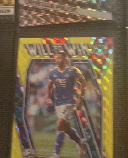 2021-22 Panini Mosaic Premier League Willian Will to Win Yellow Prizm — front
