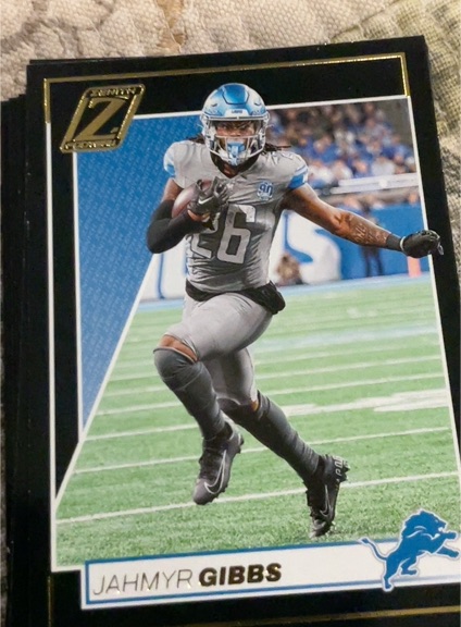 2024 Panini Zenith #32 Jahmyr Gibbs — front