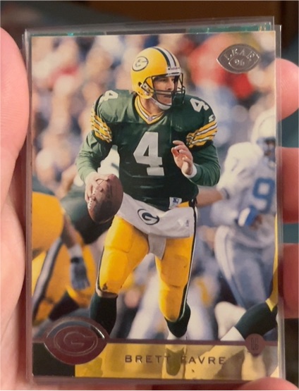 1996 Leaf #44 Brett Favre — front