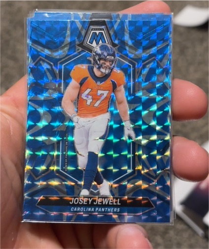 2024 Panini Mosaic #33 Josey Jewell — front