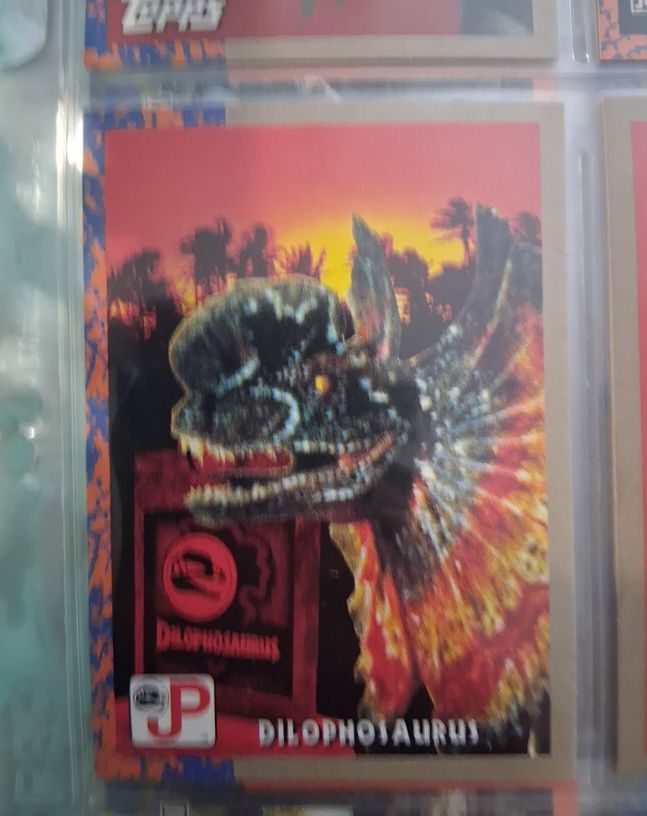 1993 Topps Jurassic Park #4 Dilophosaurus — front