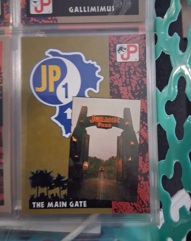 1993 Topps Jurassic Park #9 The Main Gate — front
