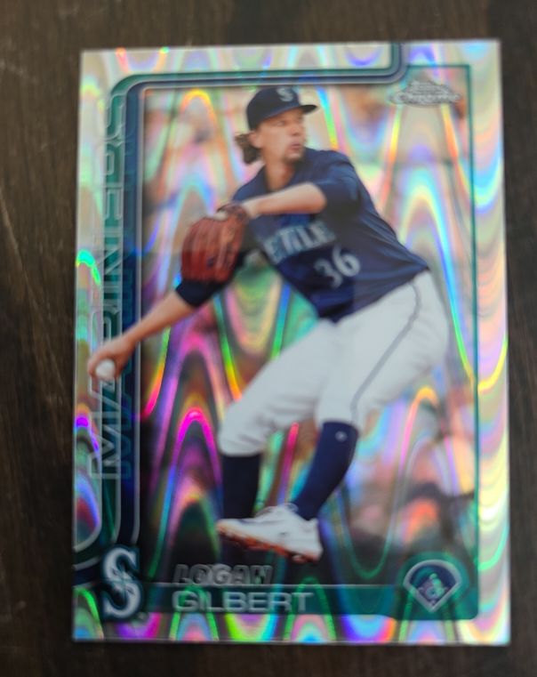 2025 Topps Chrome #11 Logan Gilbert — front