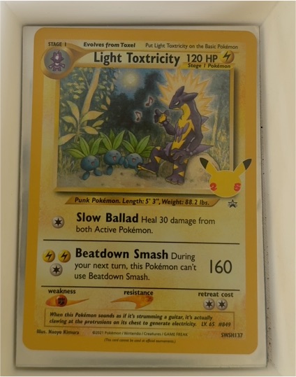 2021 Pokémon SWSH #137 Light Toxtricity — front