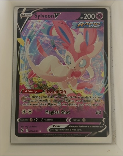2021 Pokémon Evolving Skies #074 Sylveon V — front