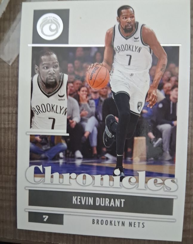 2021-22 Panini Chronicles #9 Kevin Durant — front