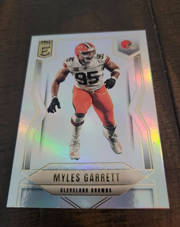 2025 Panini Donruss Elite #32 Myles Garrett — front