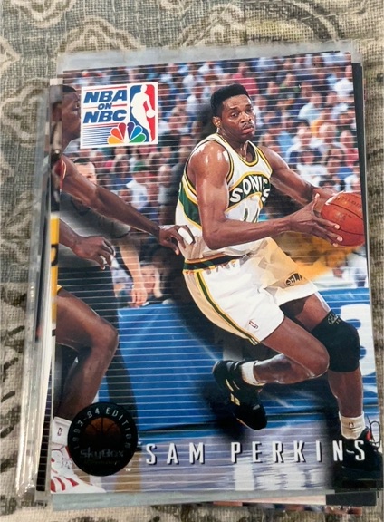 1993-94 Skybox Premium #12 Sam Perkins — front