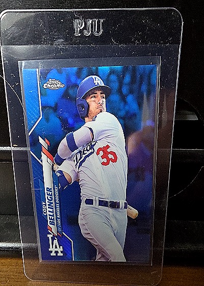 2020 Topps Chrome #77 Cody Bellinger — front