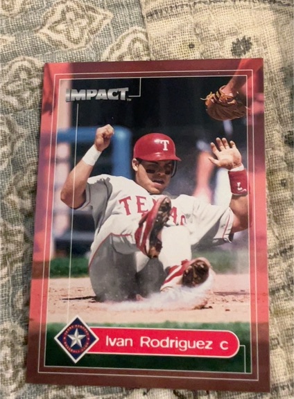2000 Fleer Skybox Impact #90 Ivan Rodriguez — front