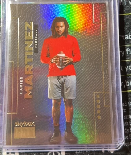 2024 SkyBox Metal Universe Champions #S-21 Damien Martinez — front