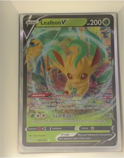 2021 Pokémon TCG SWSH07: Evolving Skies #007 Leafeon V — front
