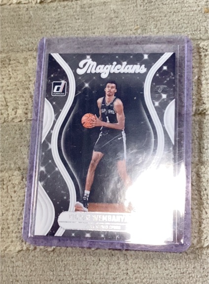 2023-24 Panini Donruss Magicians #1 Victor Wembanyama — front