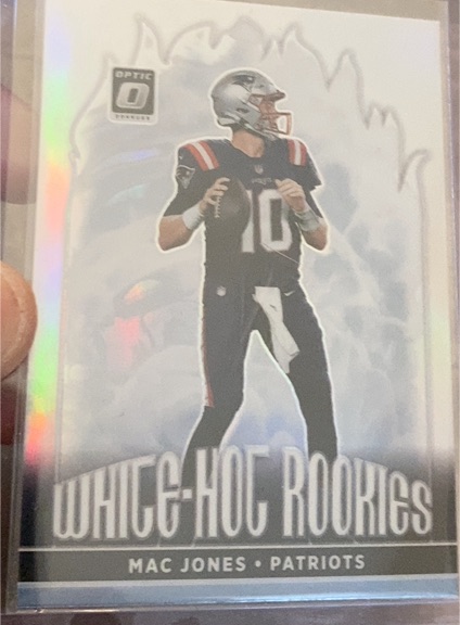 2021 Donruss Optic #WHR-3 Mac Jones White Hot Rookies — front