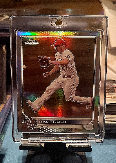 2022 Topps Chrome #200 Mike Trout — front