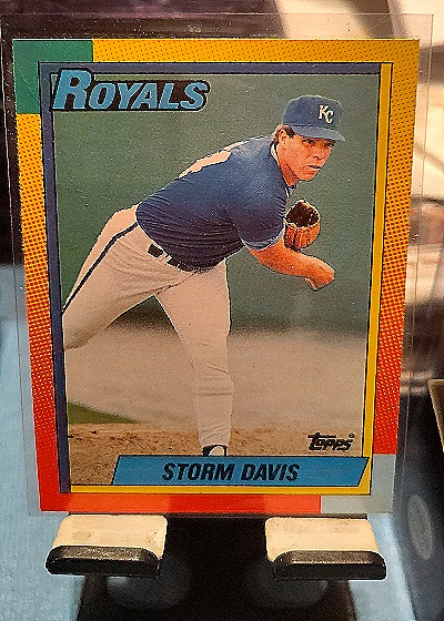 1990 Topps Traded #25T Storm Davis — front