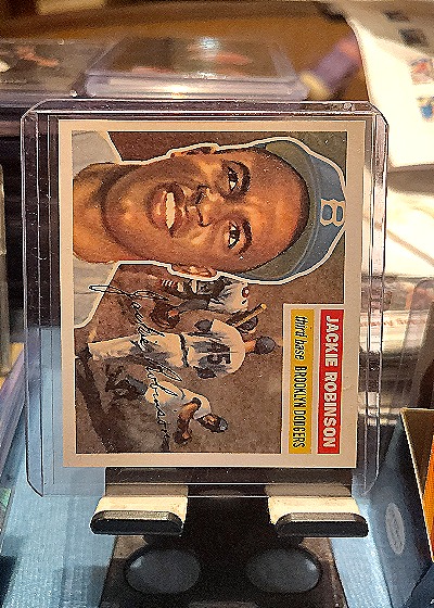 1956 Topps #30 Jackie Robinson Brooklyn Dodgers — front