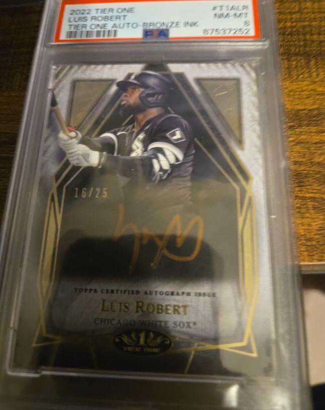 2022 Topps Tier One #T1AL-BR Luis Robert — front