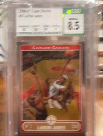 2005-06 Topps Chrome #67 LeBron James — front