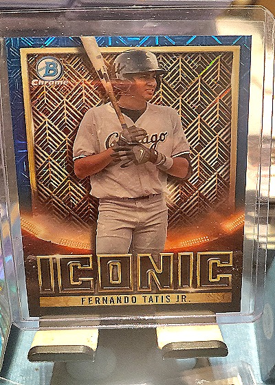 2023 Bowman Chrome Iconic #BI-3 Fernando Tatis Jr. — front